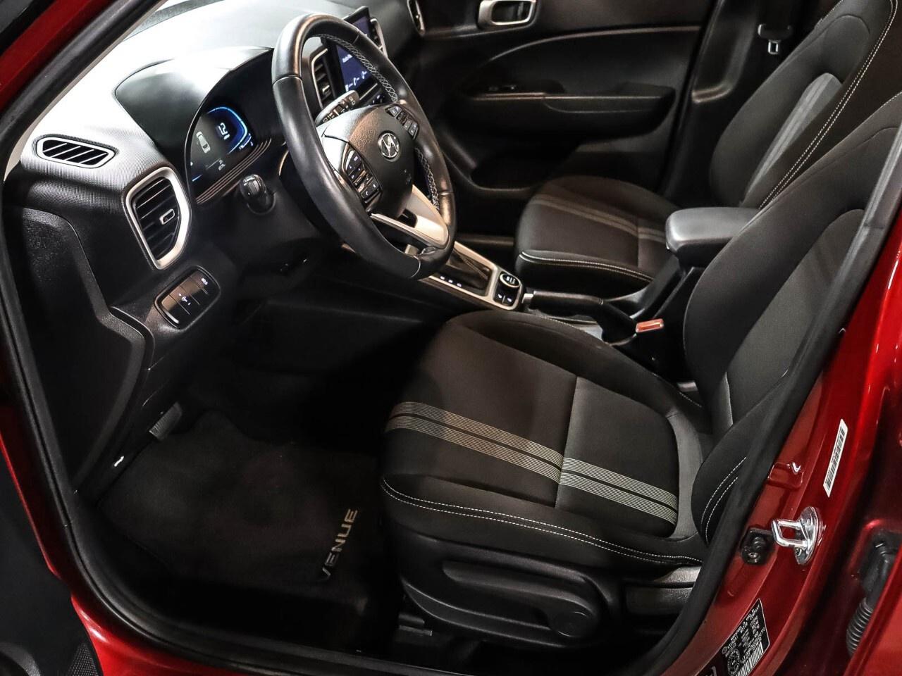 2023 Hyundai Venue Preferred IVT Photo