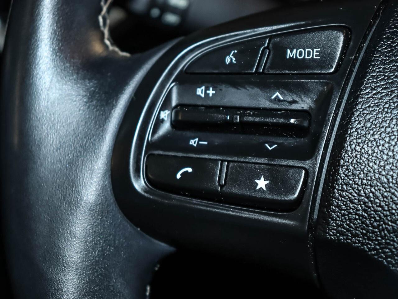 2023 Hyundai Venue Preferred IVT Photo
