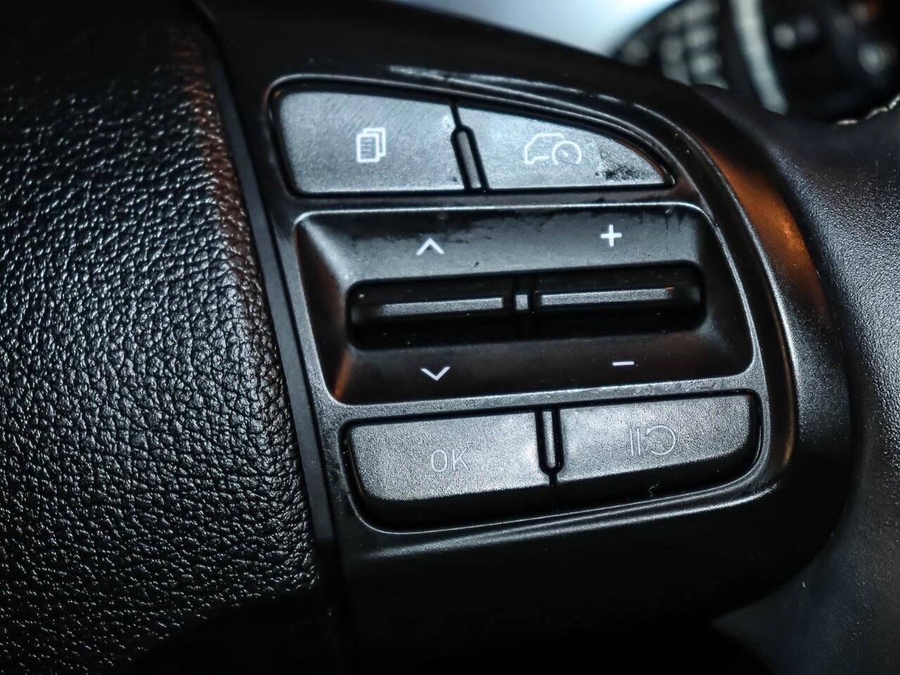 2023 Hyundai Venue Preferred IVT Photo