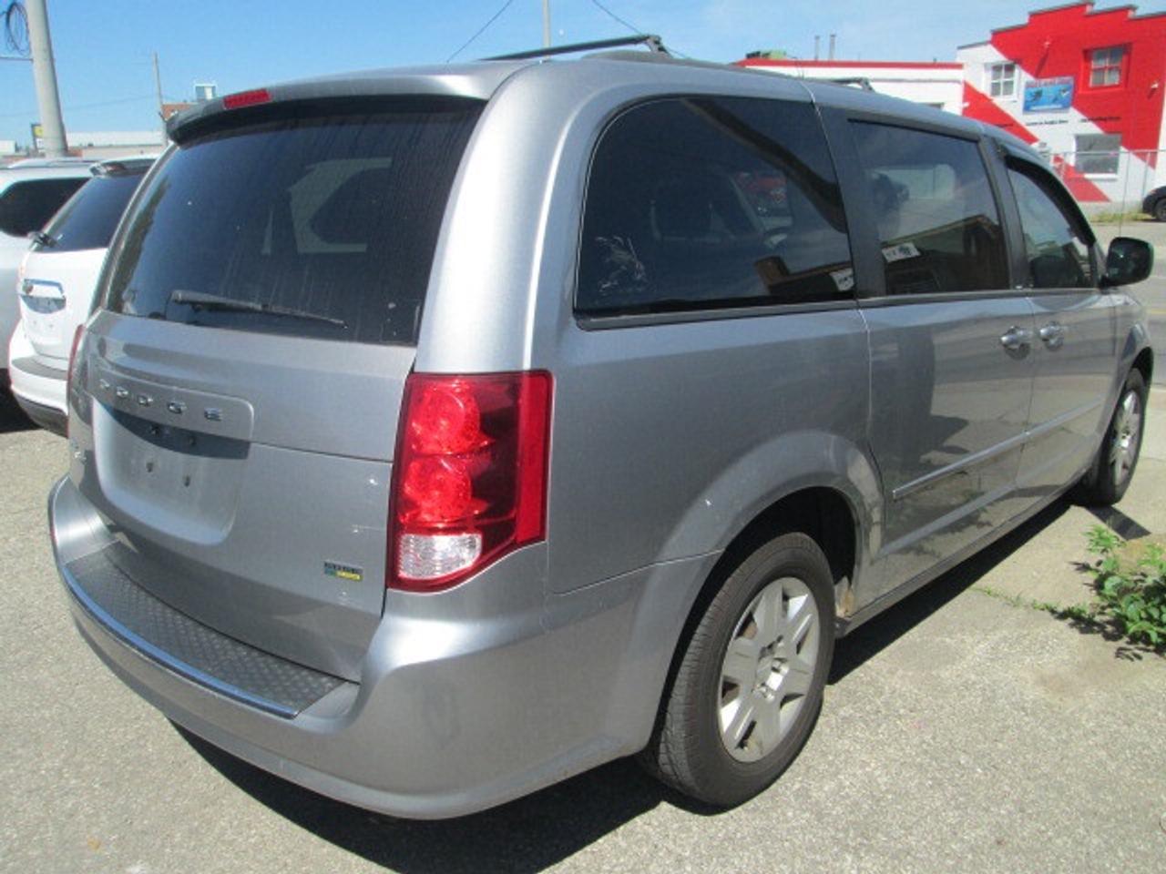 2013 Dodge Grand Caravan 4dr Wgn SXT, Stow N Go Seating Photo2