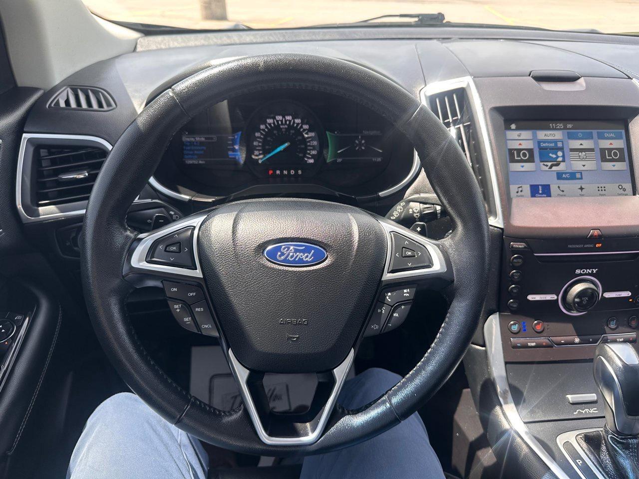 2016 Ford Edge Titanium Photo