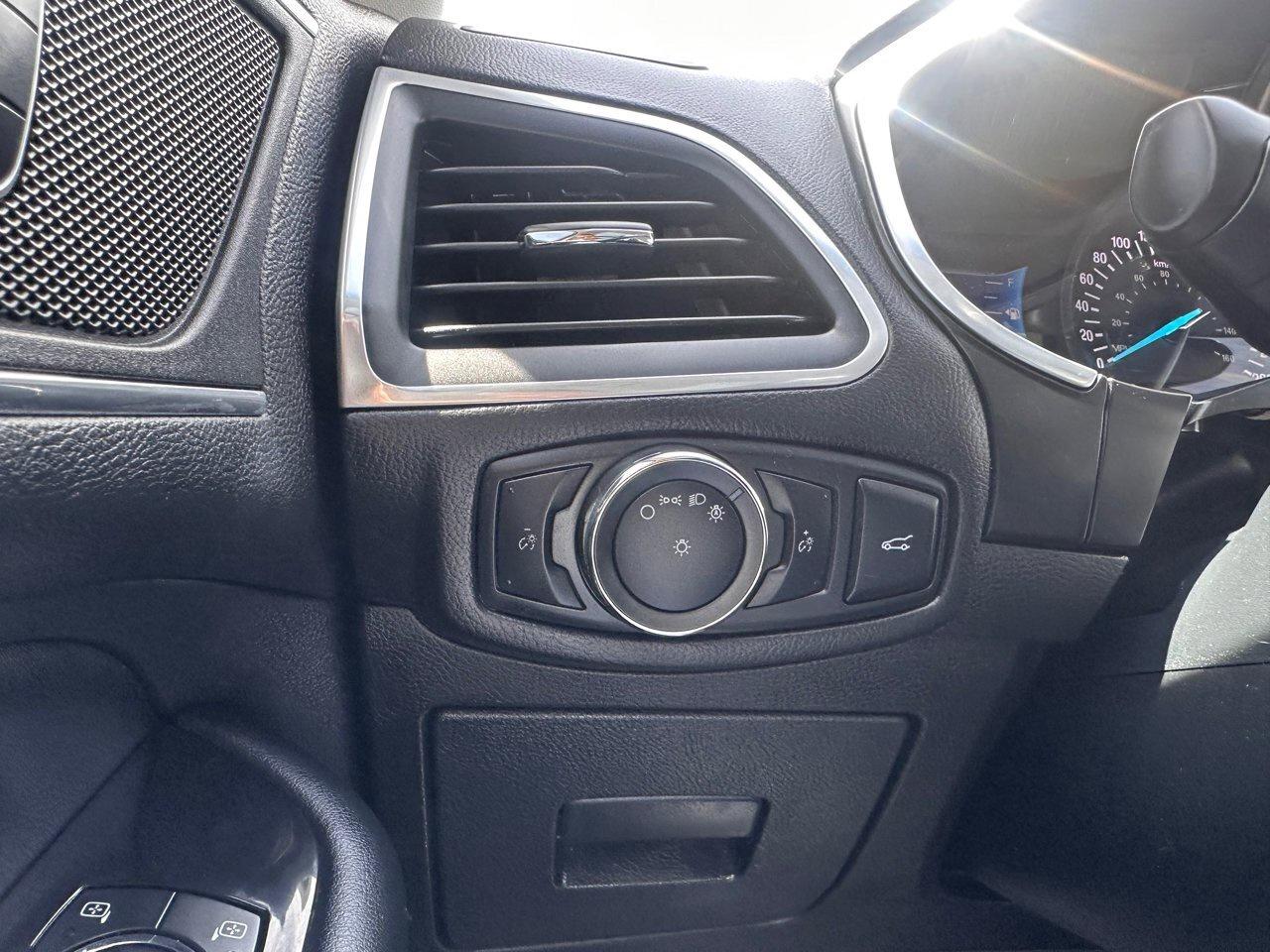 2016 Ford Edge Titanium Photo