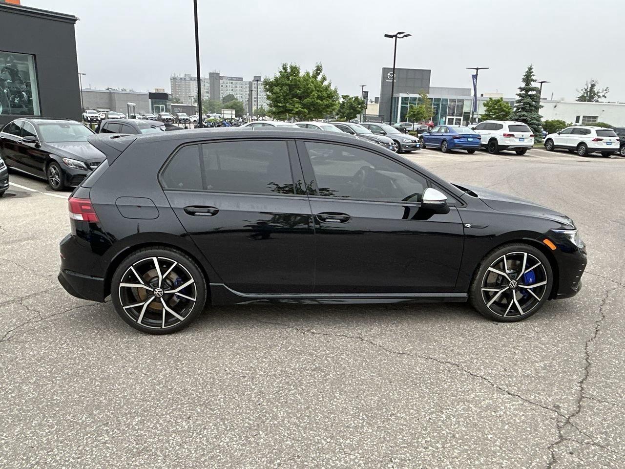2024 Volkswagen Golf R 2.0T 7Sp at DSG w/Tip Leather  Heads-Up Display  A Photo
