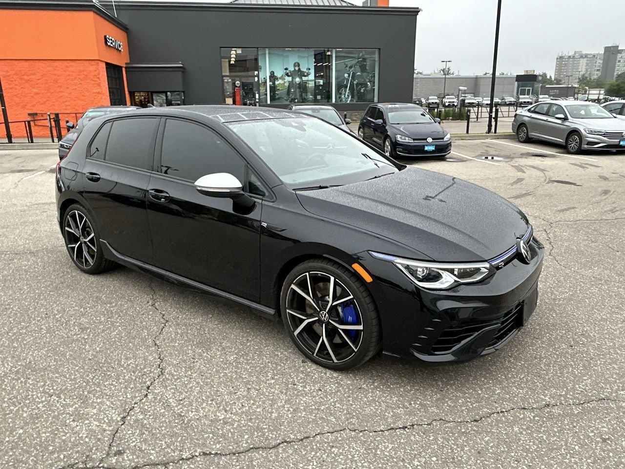 2024 Volkswagen Golf R 2.0T 7Sp at DSG w/Tip Leather  Heads-Up Display  A Photo