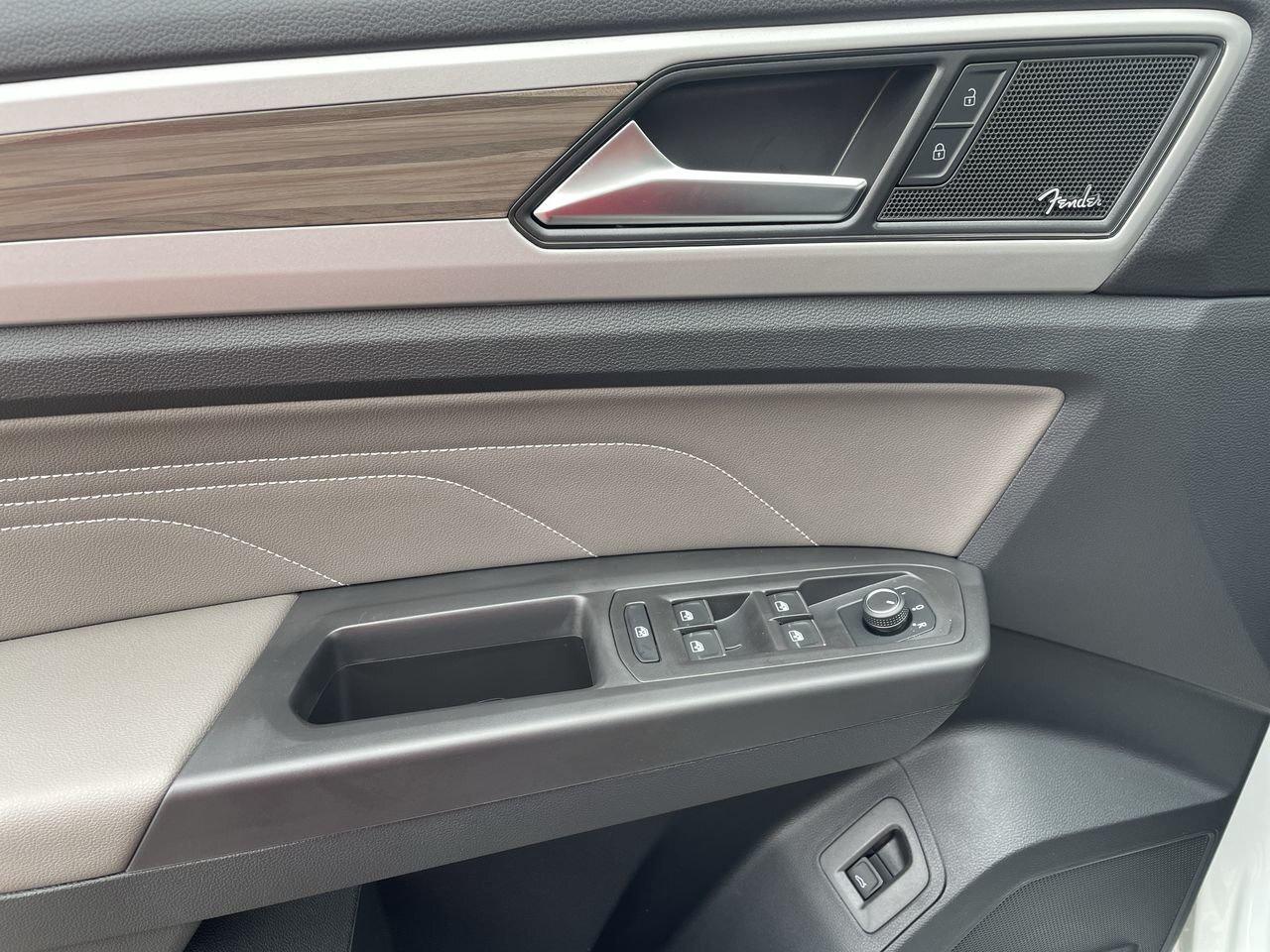 2023 Volkswagen Atlas Highline 3.6L 8sp at w/Tip 4MOTION Leather  Alloy Photo