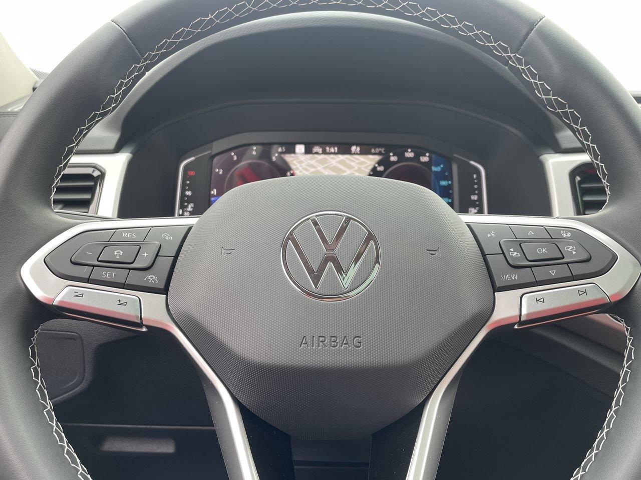 2023 Volkswagen Atlas Highline 3.6L 8sp at w/Tip 4MOTION Leather  Alloy Photo
