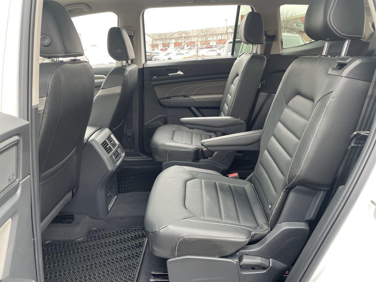 2023 Volkswagen Atlas Highline 3.6L 8sp at w/Tip 4MOTION Leather  Alloy Photo