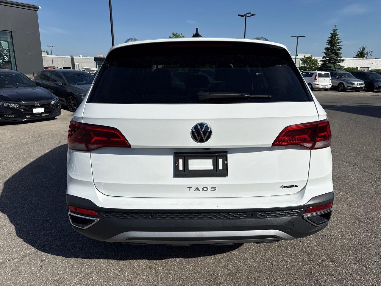 2022 Volkswagen Taos Highline 1.5T 7sp at DSG w/ Tip 4M Leather  Alloy Photo3
