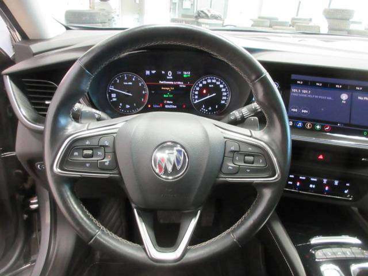 2023 Buick Envision ESSENCE AWD, NAV, ROOF, LEATHER, ST PACKAGE, 56K! Photo
