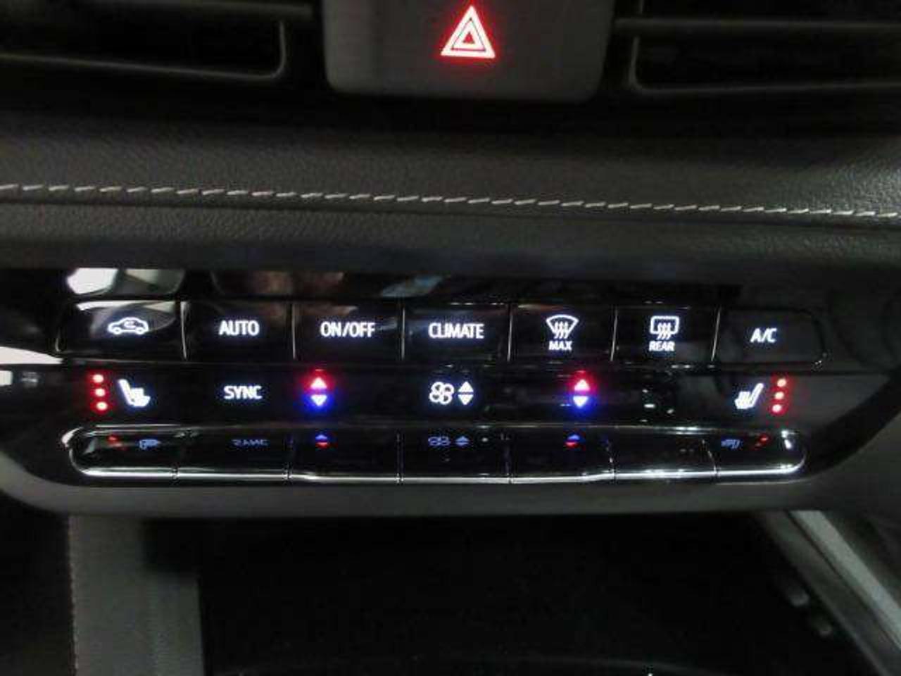 2023 Buick Envision ESSENCE AWD, NAV, ROOF, LEATHER, ST PACKAGE, 56K! Photo