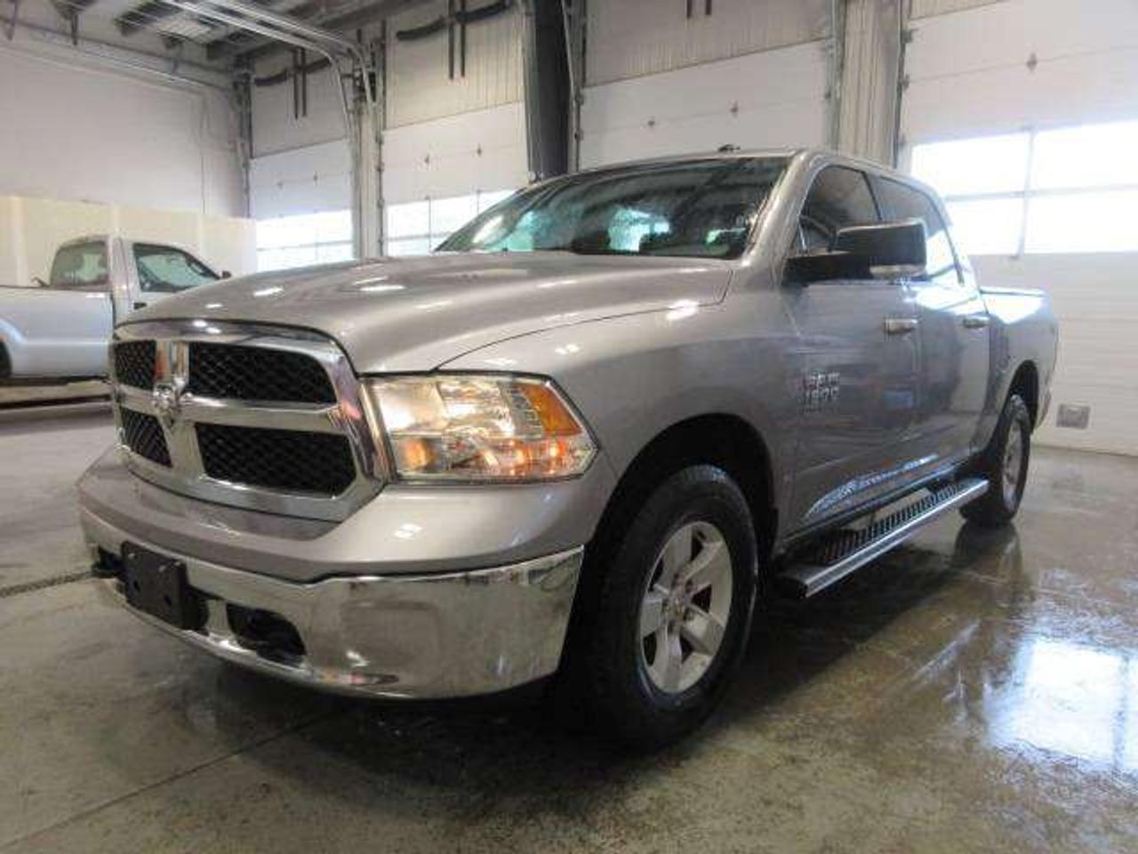 2020 RAM 1500 SLT CREWCAB 4X4, A/C, BT, CAMERA, 159K! Photo3