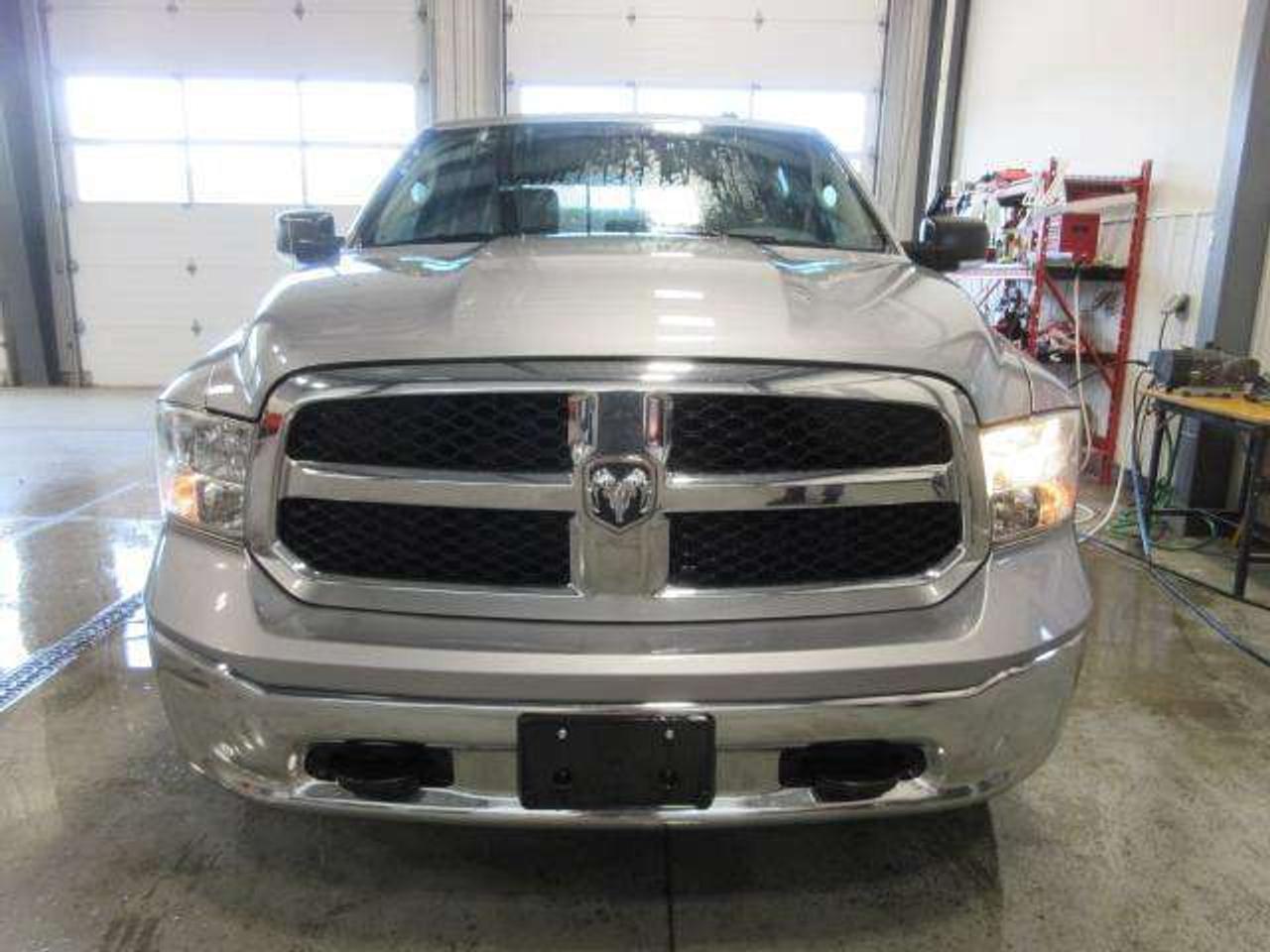 2020 RAM 1500 SLT CREWCAB 4X4, A/C, BT, CAMERA, 159K! Photo