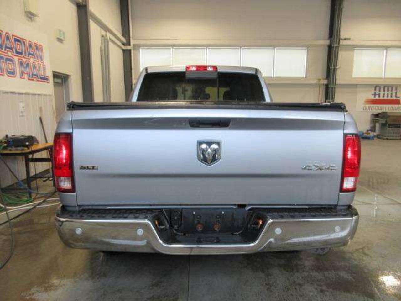 2020 RAM 1500 SLT CREWCAB 4X4, A/C, BT, CAMERA, 159K! Photo