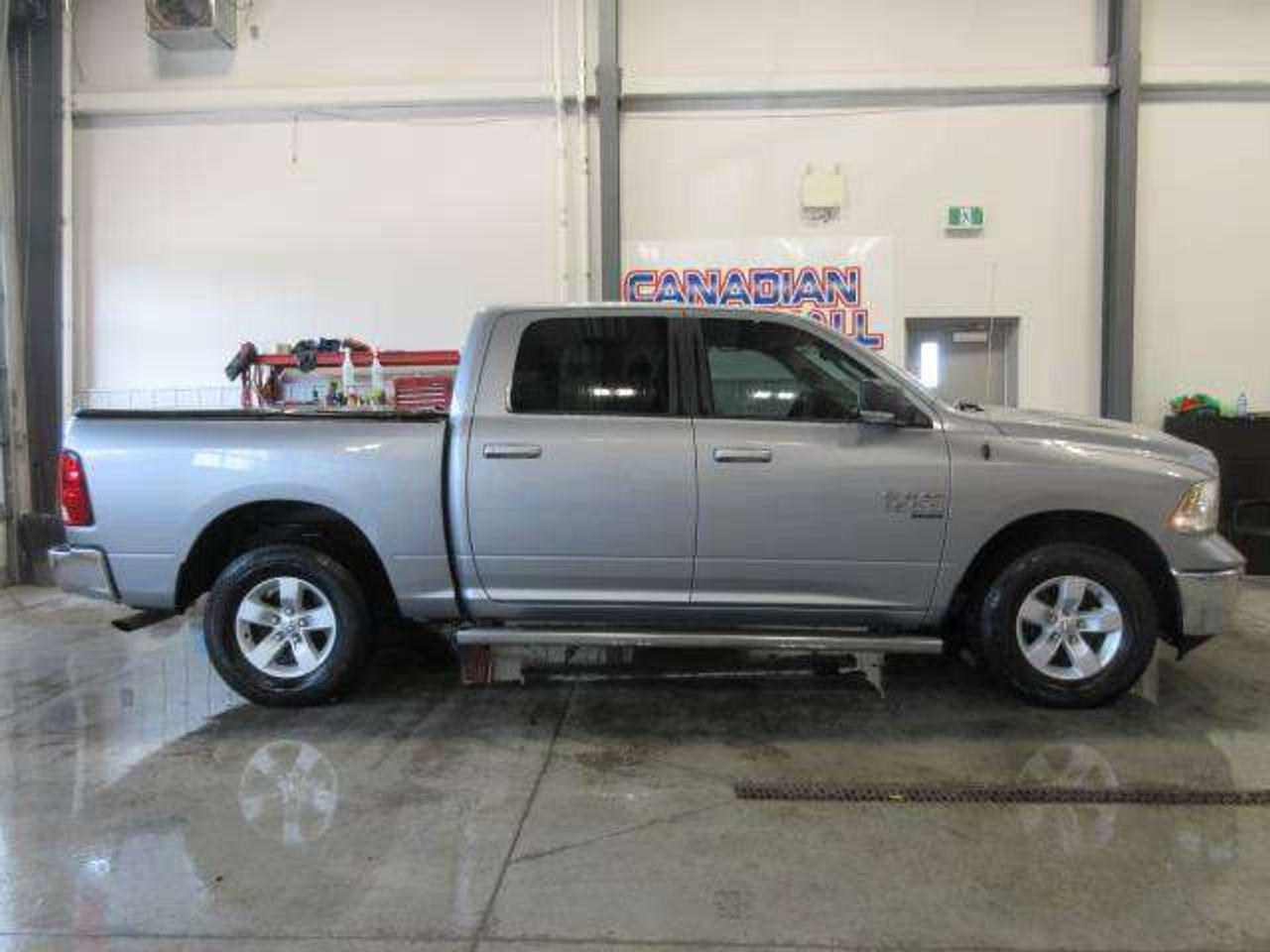 2020 RAM 1500 SLT CREWCAB 4X4, A/C, BT, CAMERA, 159K! Photo