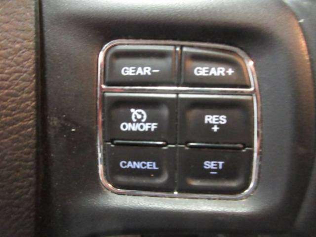 2020 RAM 1500 SLT CREWCAB 4X4, A/C, BT, CAMERA, 159K! Photo