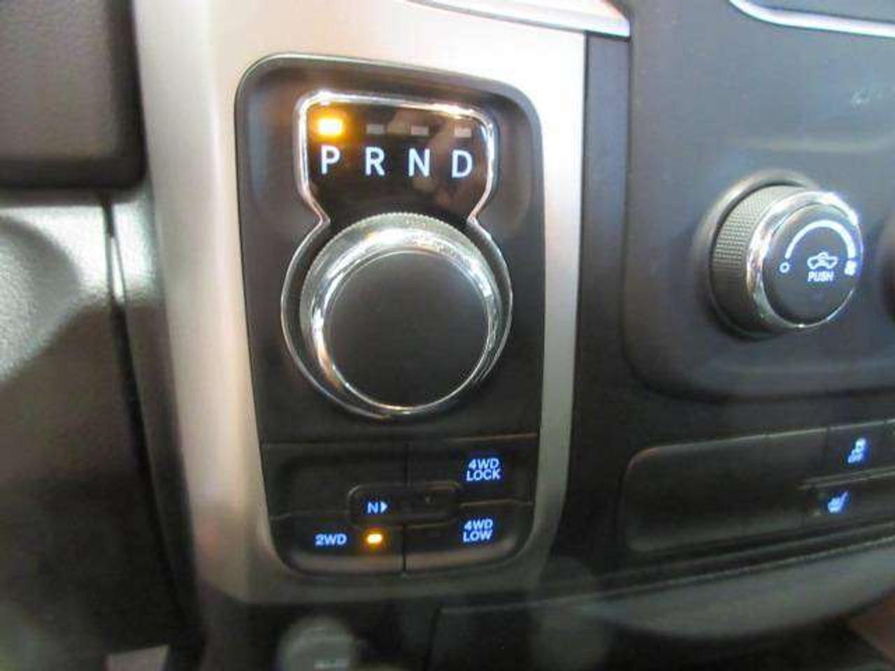 2020 RAM 1500 SLT CREWCAB 4X4, A/C, BT, CAMERA, 159K! Photo