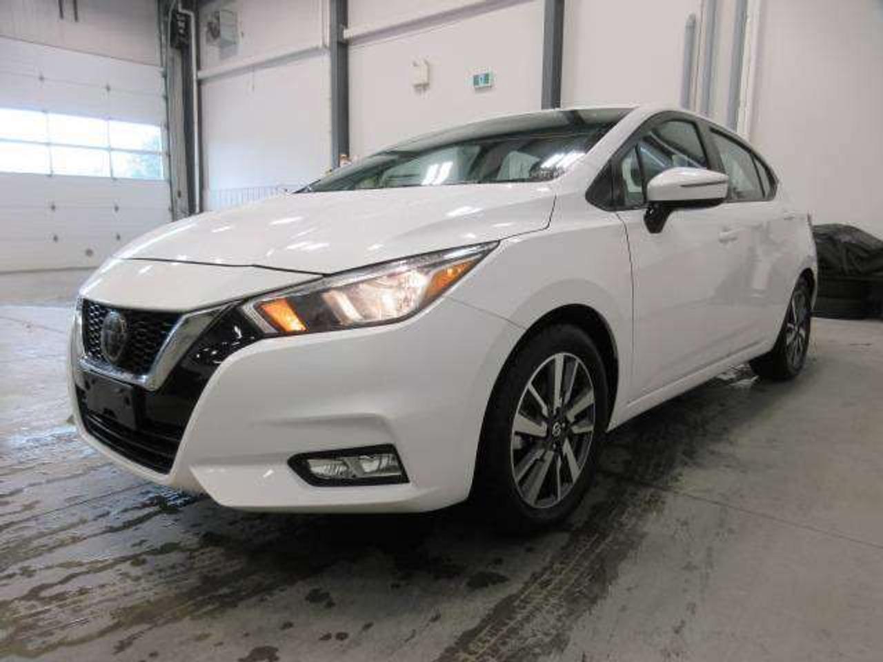 2022 Nissan Versa SV, AUTO, A/C, BT, CAMERA, 47K! Photo