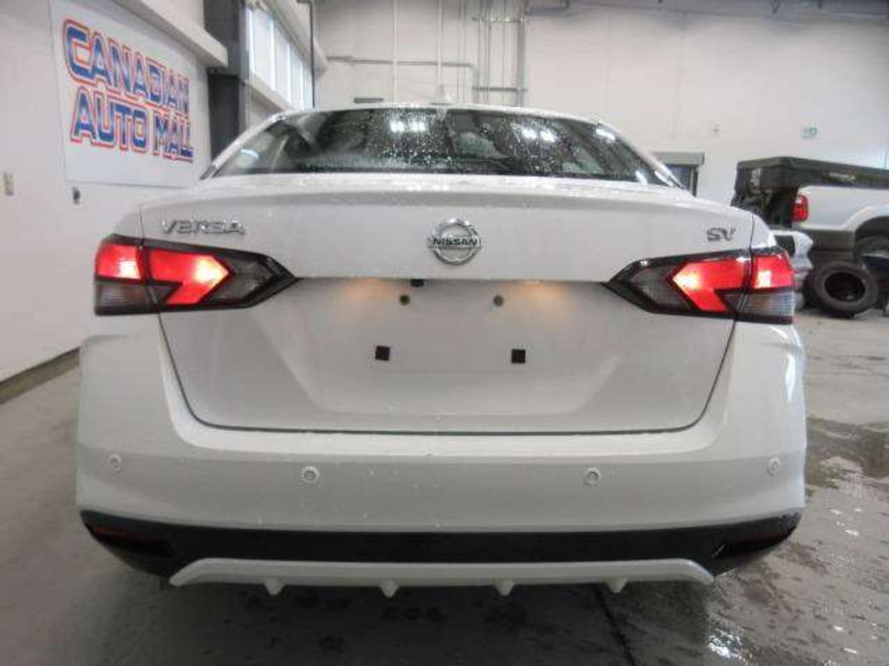 2022 Nissan Versa SV, AUTO, A/C, BT, CAMERA, 47K! Photo