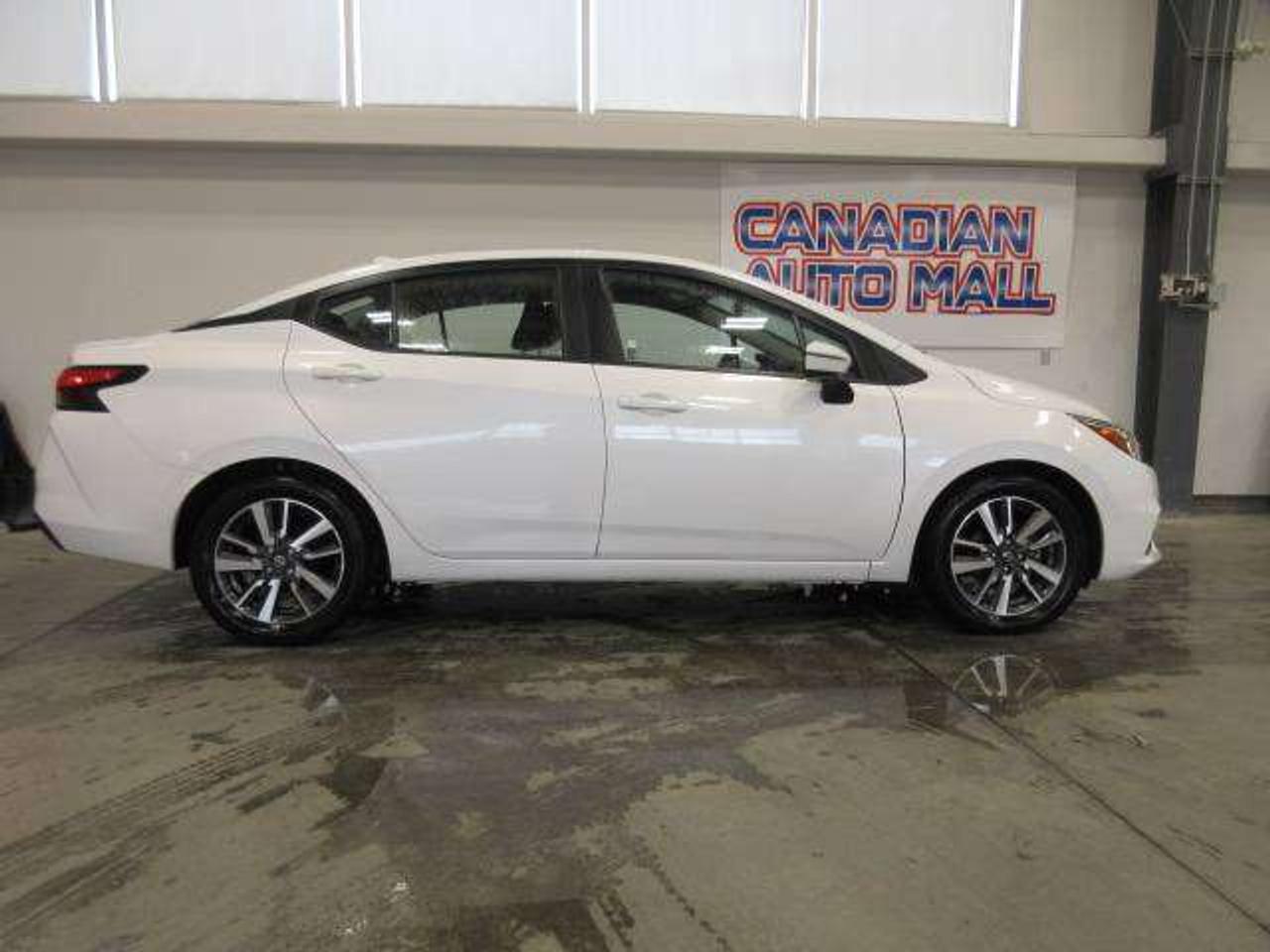 2022 Nissan Versa SV, AUTO, A/C, BT, CAMERA, 47K! Photo