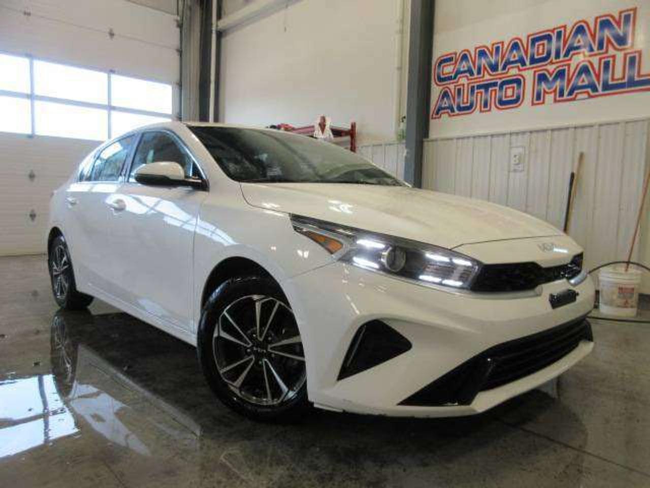 2023 Kia Forte EX HTD. SEATS, BT ALLOYS, APPLE/ANDROID, 74K! Photo0