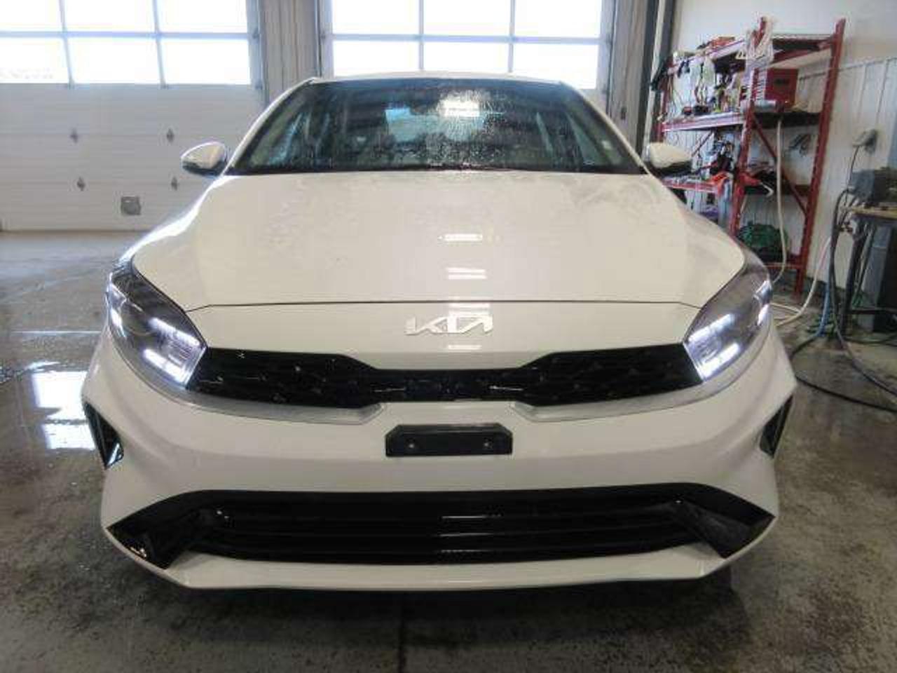 2023 Kia Forte EX HTD. SEATS, BT ALLOYS, APPLE/ANDROID, 74K! Photo