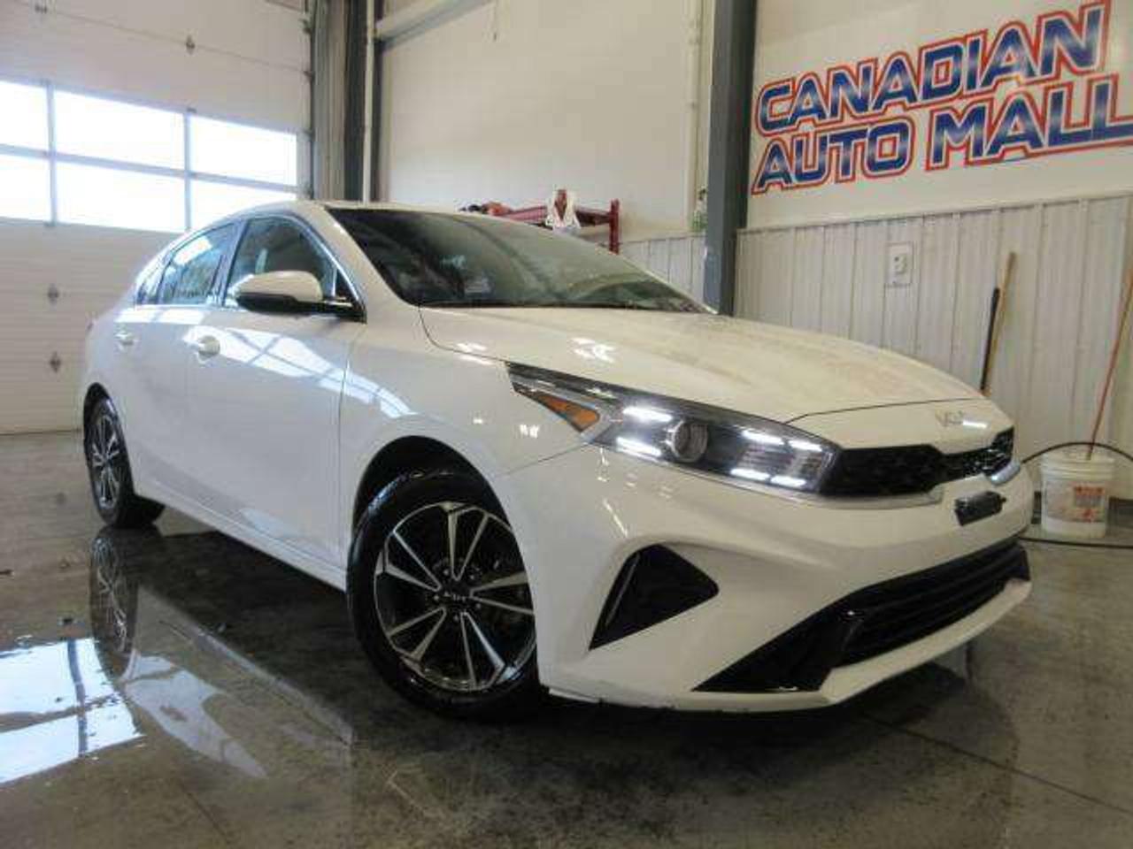 2023 Kia Forte EX HTD. SEATS, BT ALLOYS, APPLE/ANDROID, 74K! Photo