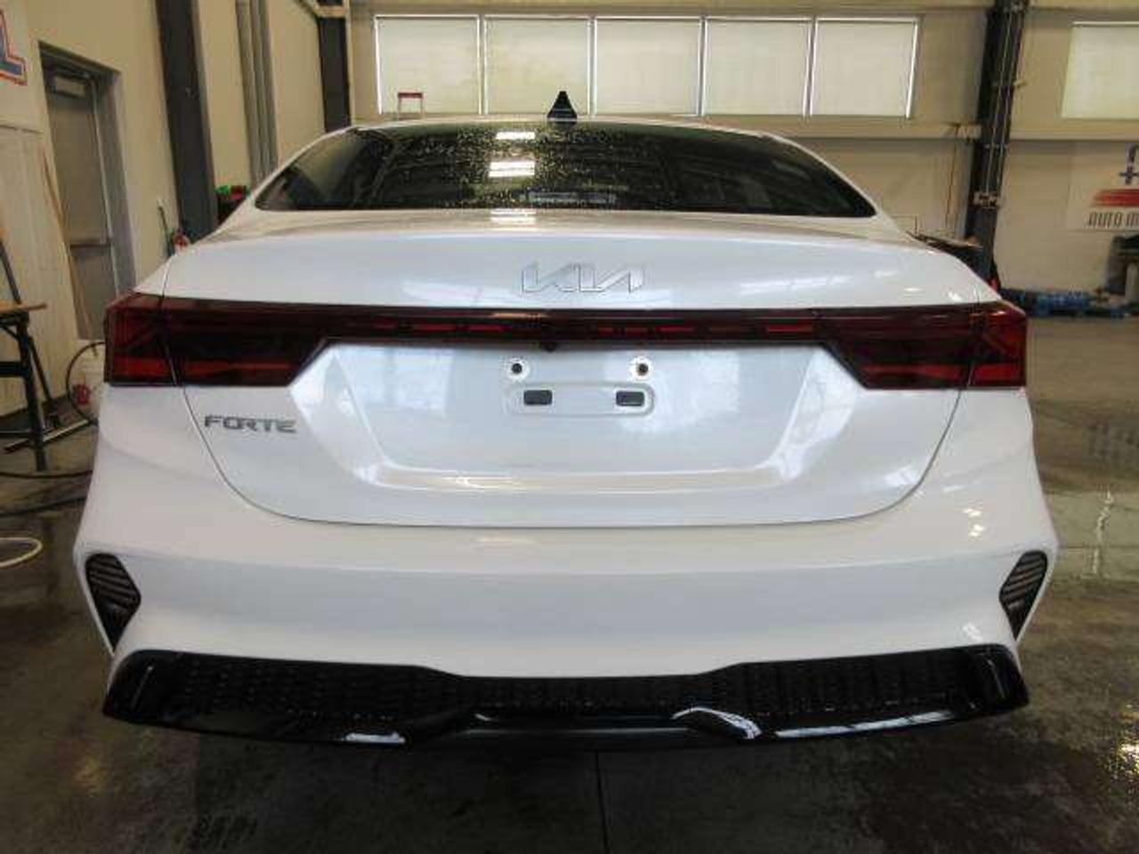 2023 Kia Forte EX HTD. SEATS, BT ALLOYS, APPLE/ANDROID, 74K! Photo
