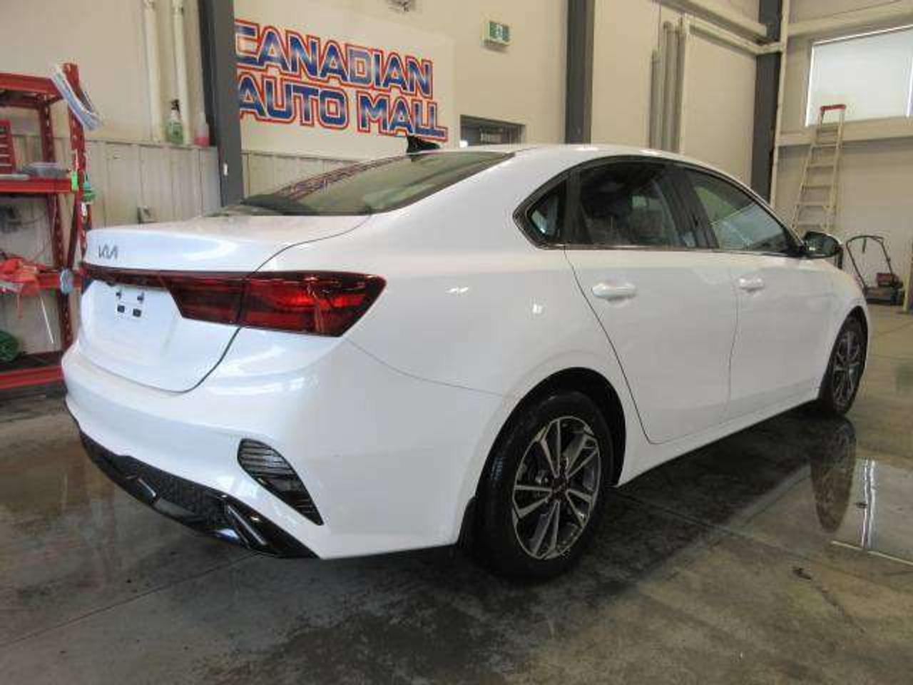 2023 Kia Forte EX HTD. SEATS, BT ALLOYS, APPLE/ANDROID, 74K! Photo