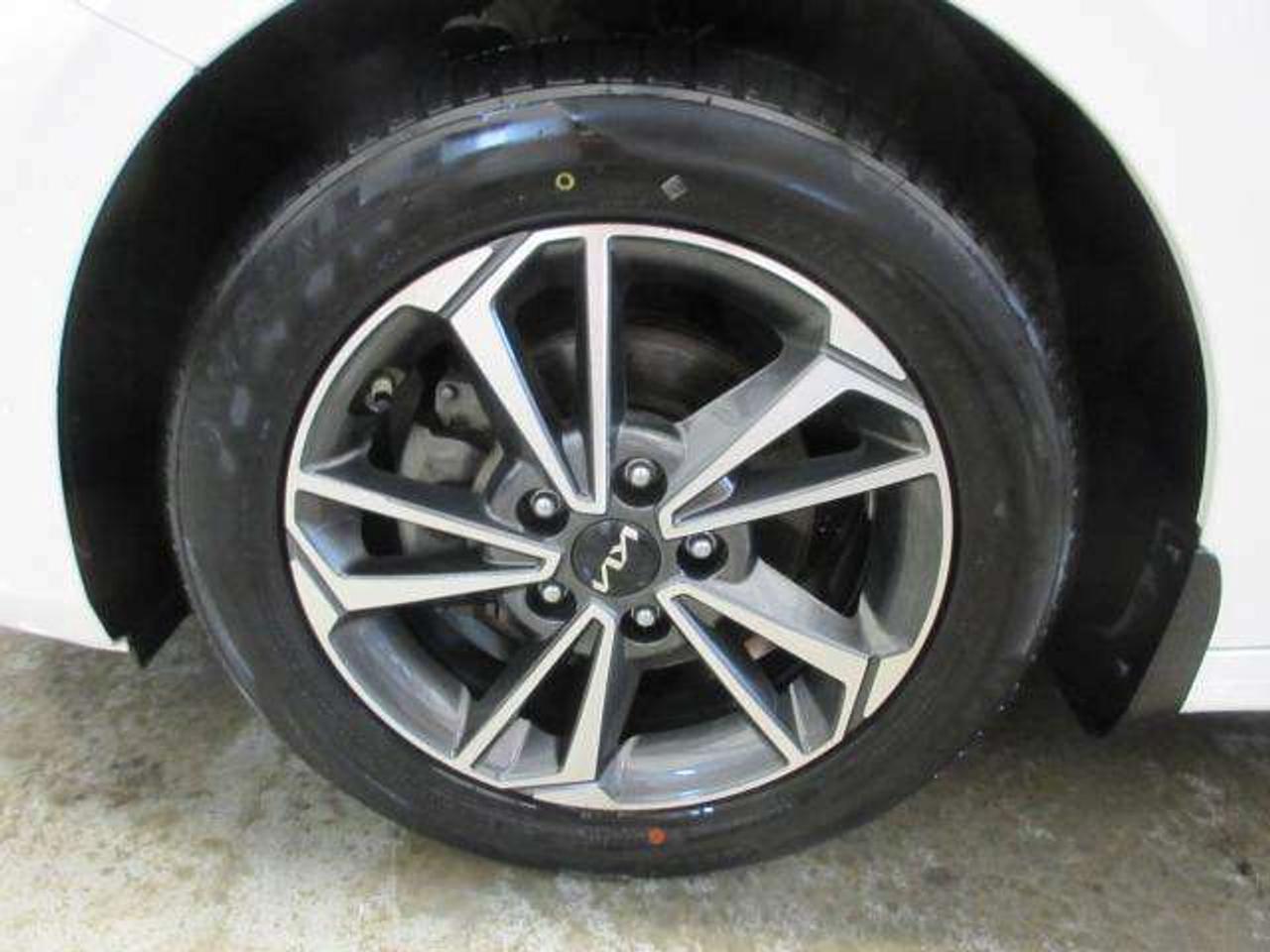 2023 Kia Forte EX HTD. SEATS, BT ALLOYS, APPLE/ANDROID, 74K! Photo