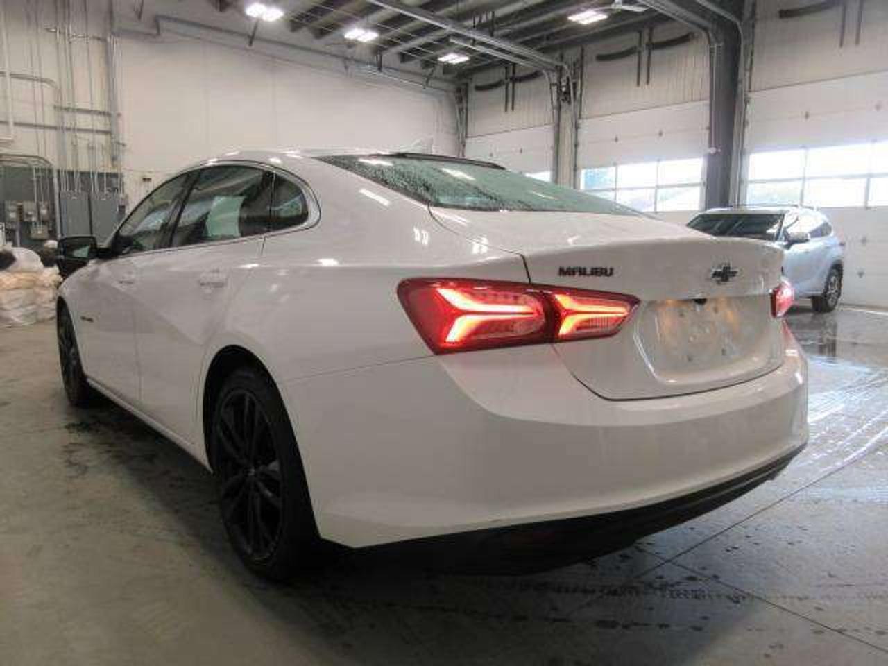 2024 Chevrolet Malibu LT, APPLE/ANDROID, A/C, BT, CAMERA, ALLOYS, 52K! Photo4