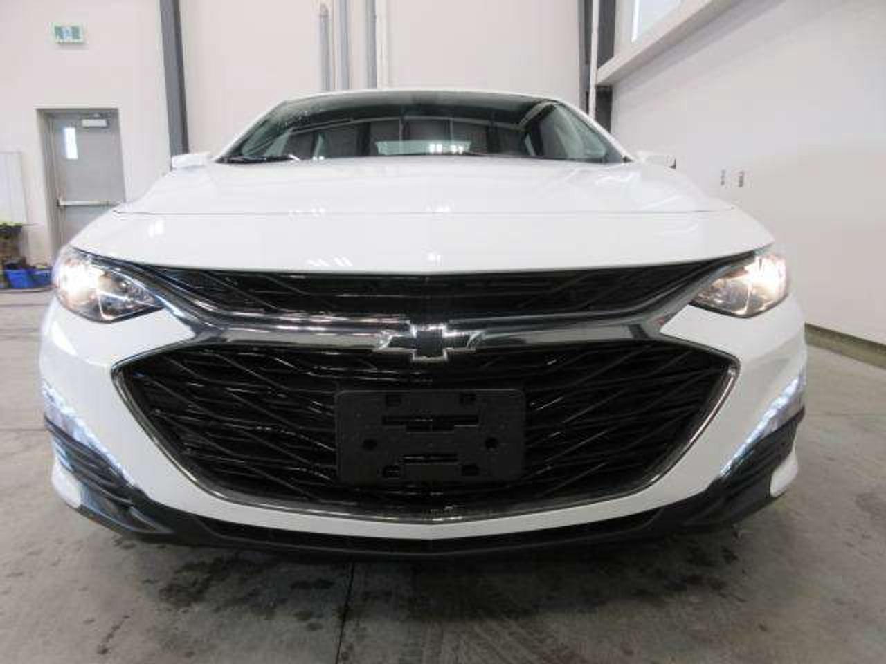 2024 Chevrolet Malibu LT, APPLE/ANDROID, A/C, BT, CAMERA, ALLOYS, 52K! Photo2