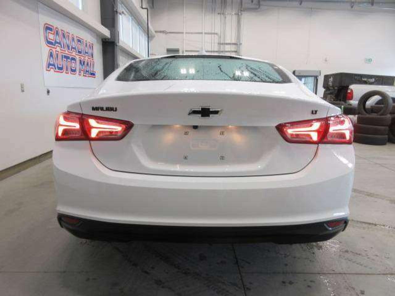 2024 Chevrolet Malibu LT, APPLE/ANDROID, A/C, BT, CAMERA, ALLOYS, 52K! Photo