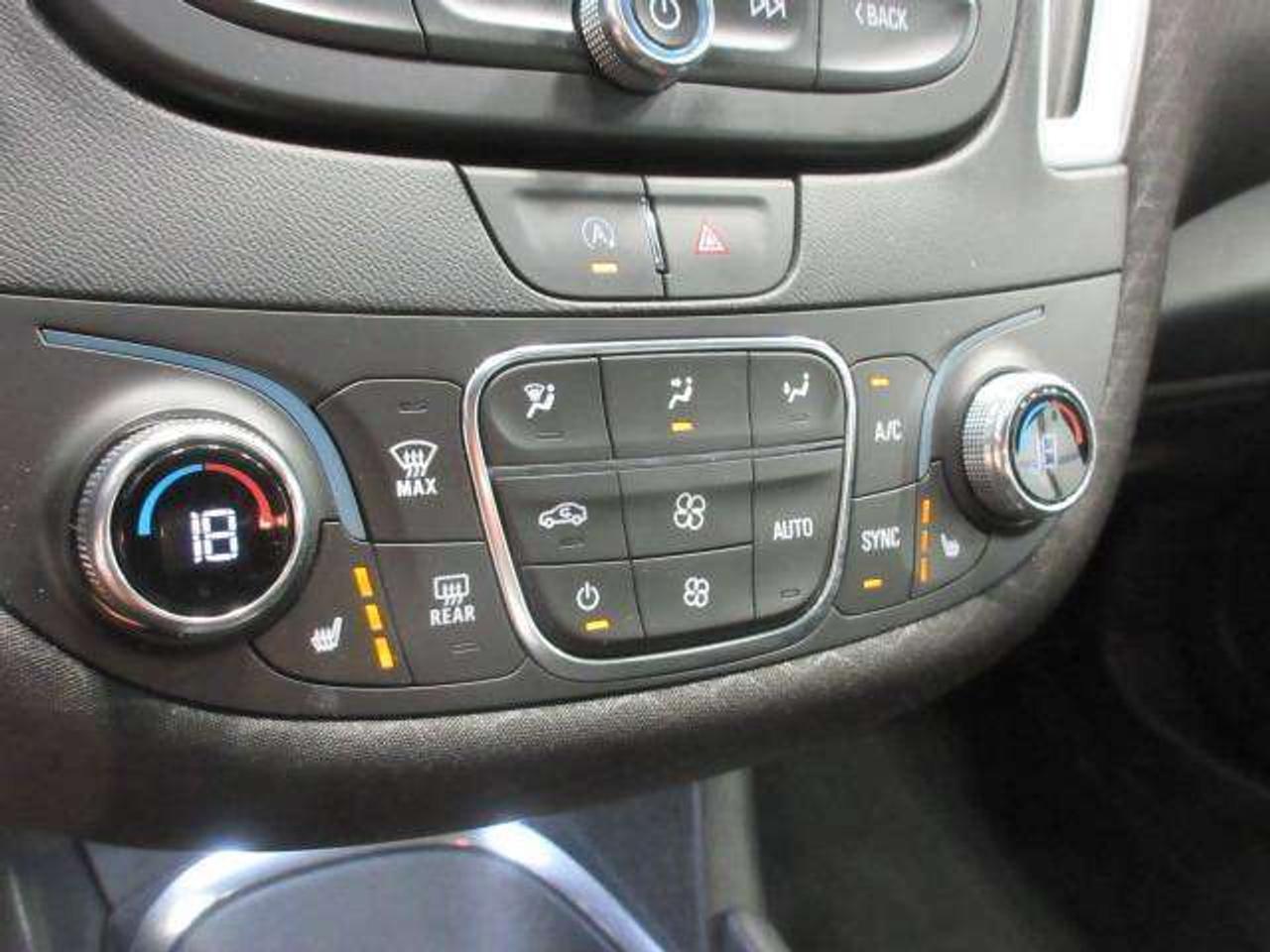 2024 Chevrolet Malibu LT, APPLE/ANDROID, A/C, BT, CAMERA, ALLOYS, 52K! Photo