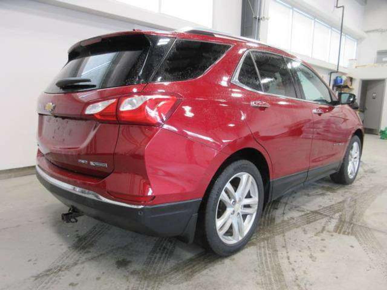 2018 Chevrolet Equinox PREMIER AWD, NAV, ROOF, HTD. LEATHER, 100K! Photo