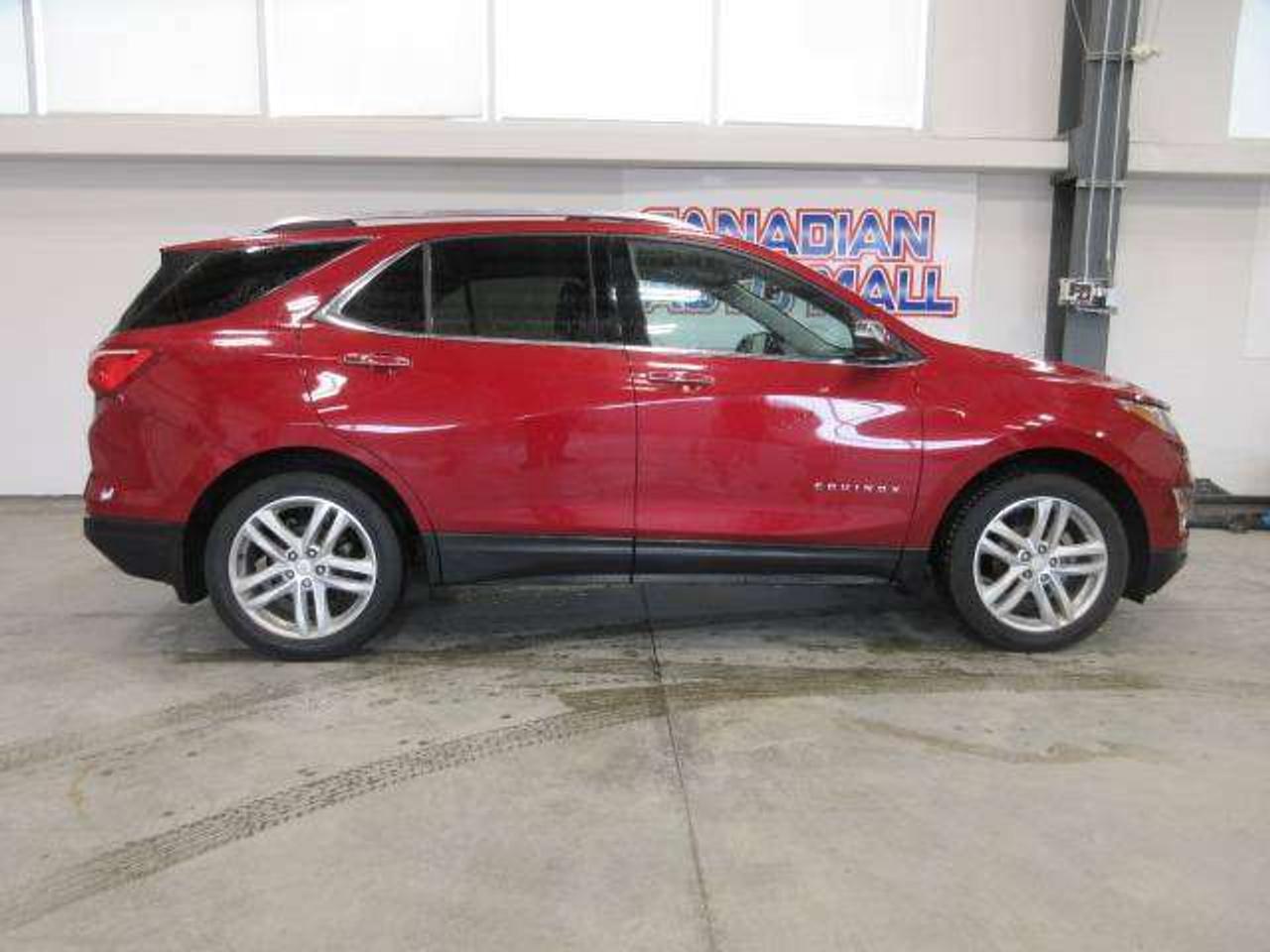 2018 Chevrolet Equinox PREMIER AWD, NAV, ROOF, HTD. LEATHER, 100K! Photo