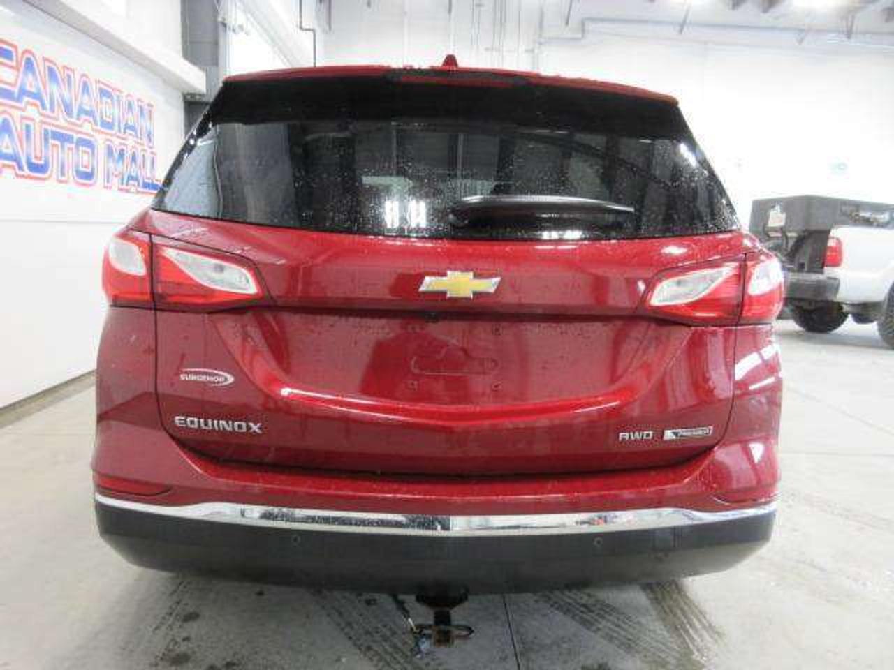 2018 Chevrolet Equinox PREMIER AWD, NAV, ROOF, HTD. LEATHER, 100K! Photo