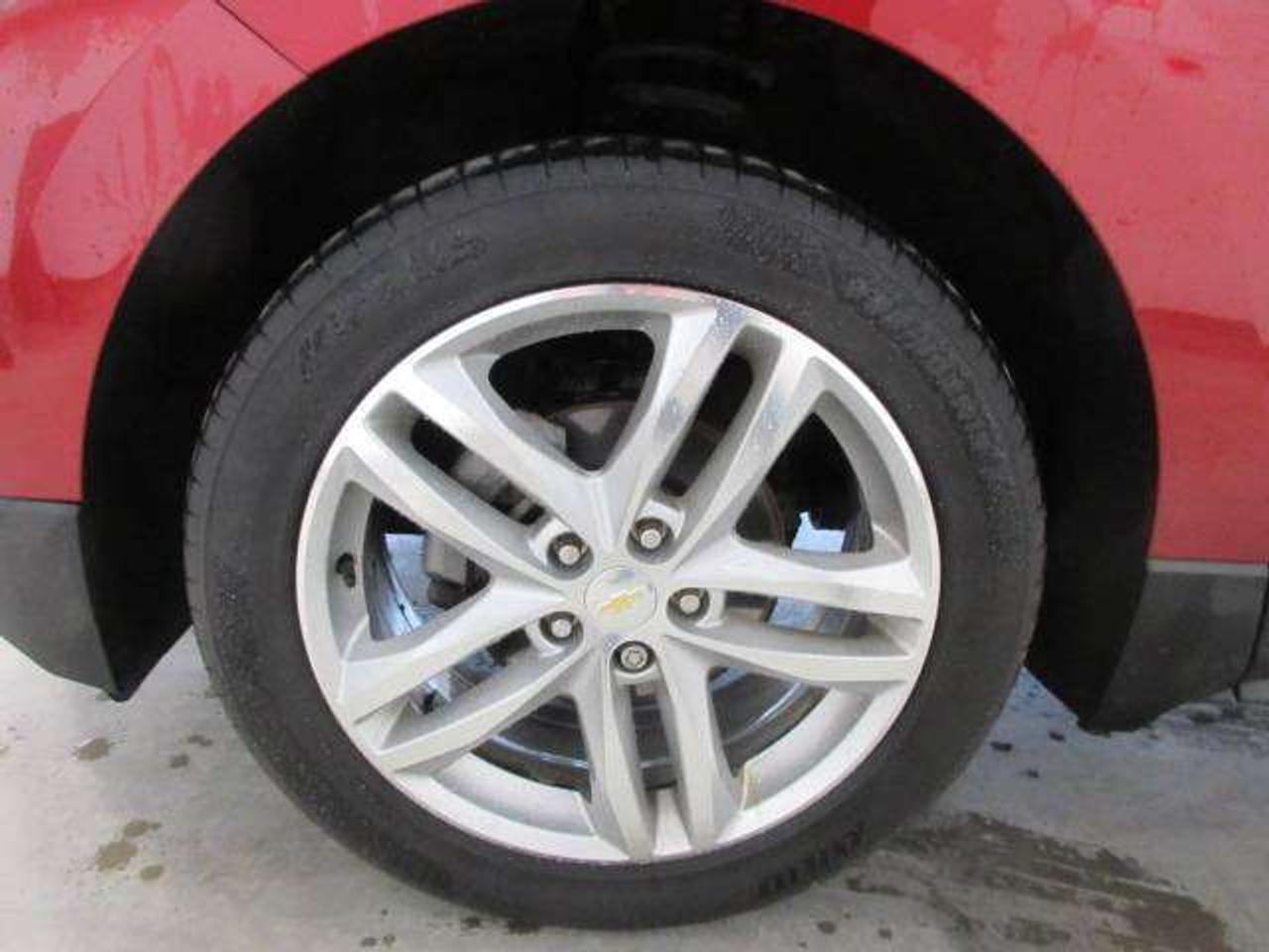 2018 Chevrolet Equinox PREMIER AWD, NAV, ROOF, HTD. LEATHER, 100K! Photo