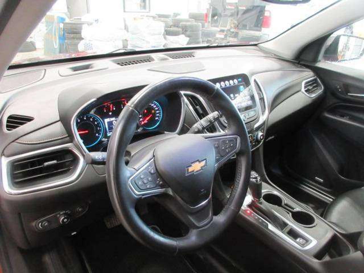 2018 Chevrolet Equinox PREMIER AWD, NAV, ROOF, HTD. LEATHER, 100K! Photo