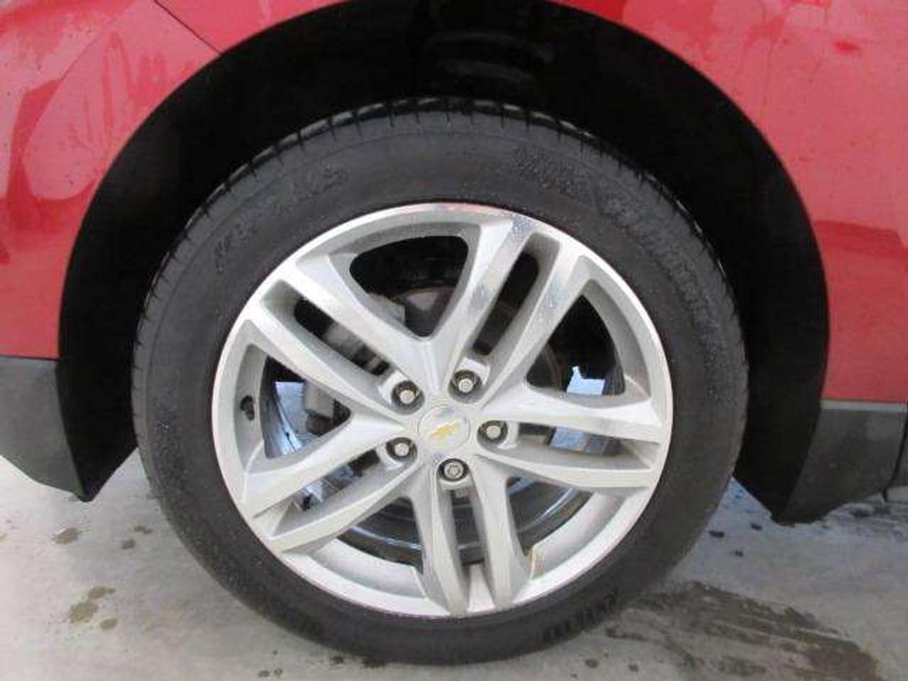 2018 Chevrolet Equinox PREMIER AWD, NAV, ROOF, HTD. LEATHER, 100K! Photo