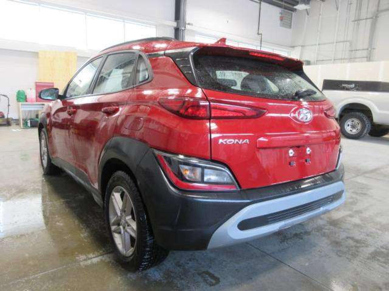2022 Hyundai KONA ESSENTIAL, HTD. SEATS, A/C, ALLOYS CAMERA, 54K! Photo4