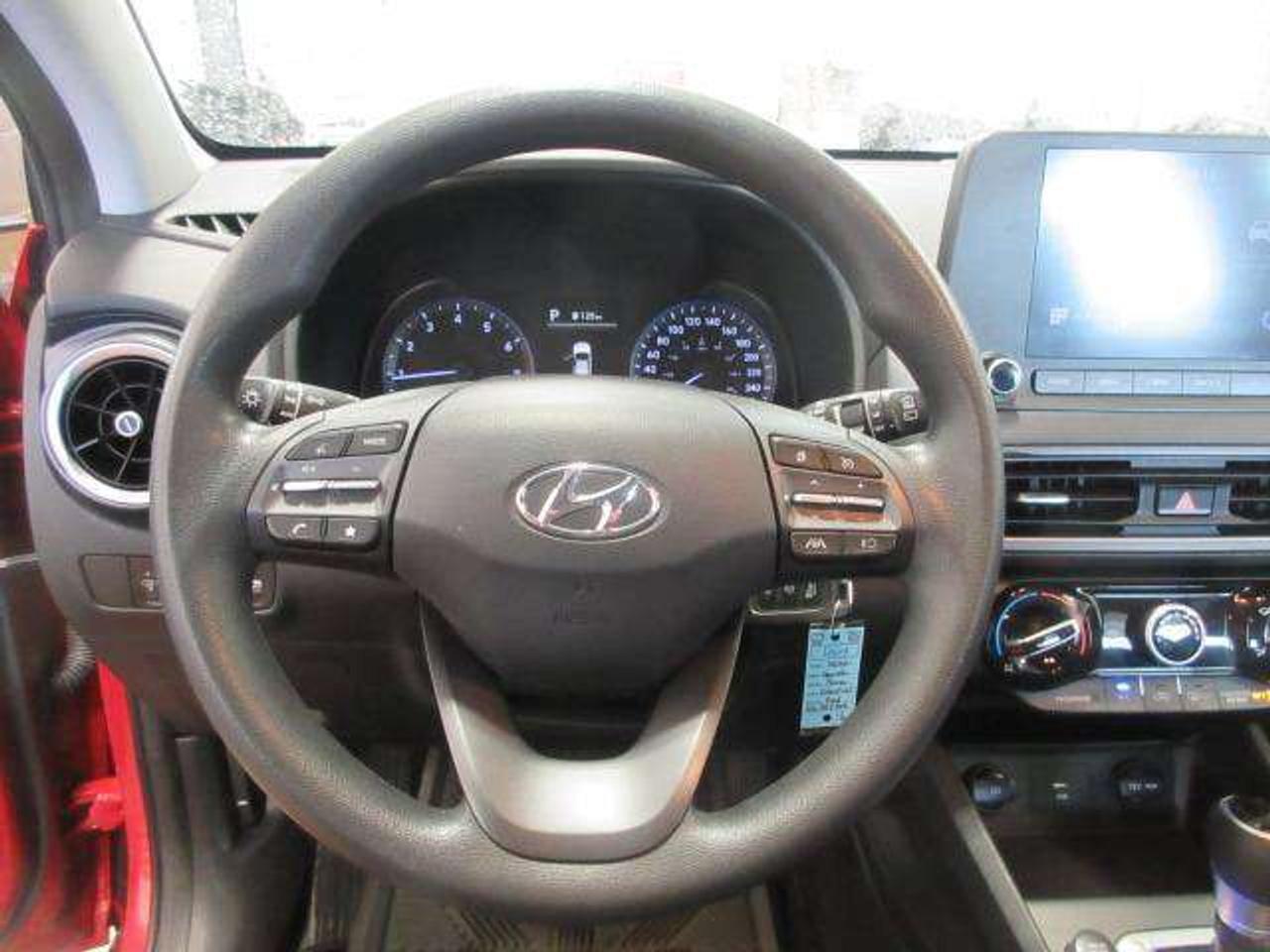 2022 Hyundai KONA ESSENTIAL, HTD. SEATS, A/C, ALLOYS CAMERA, 54K! Photo