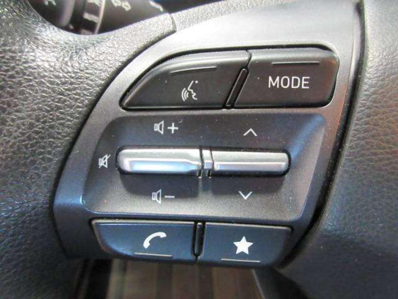 2022 Hyundai KONA ESSENTIAL, HTD. SEATS, A/C, ALLOYS CAMERA, 54K! Photo