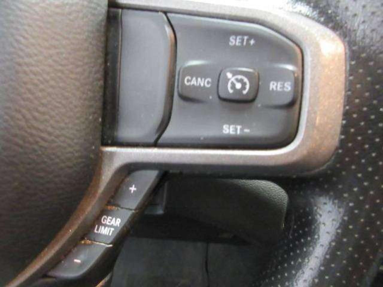 2020 RAM 1500 TRADESMAN 4X4 QUAD CAB, A/C, BT, CAMERA, 129K! Photo
