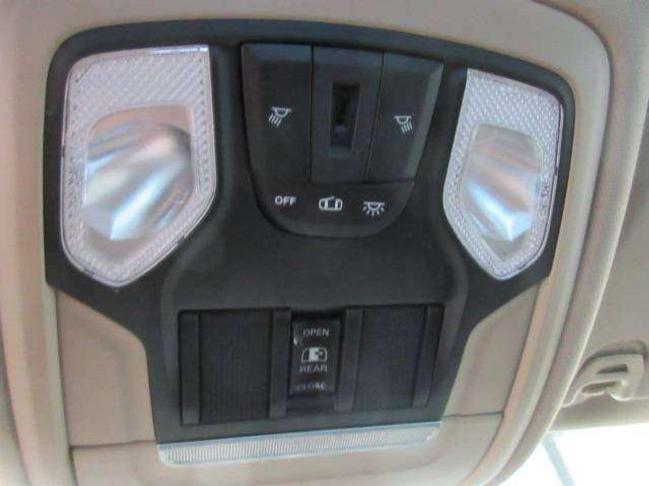 2020 RAM 1500 TRADESMAN 4X4 QUAD CAB, A/C, BT, CAMERA, 129K! Photo