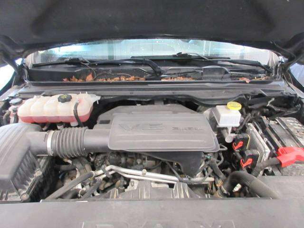 2020 RAM 1500 TRADESMAN 4X4 QUAD CAB, A/C, BT, CAMERA, 129K! Photo