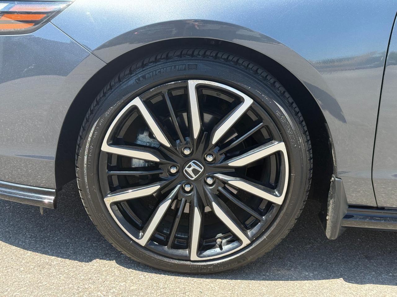 2024 Honda Accord TOURING   HYBRID   NO ACCIDENT   ONE OWNER Photo
