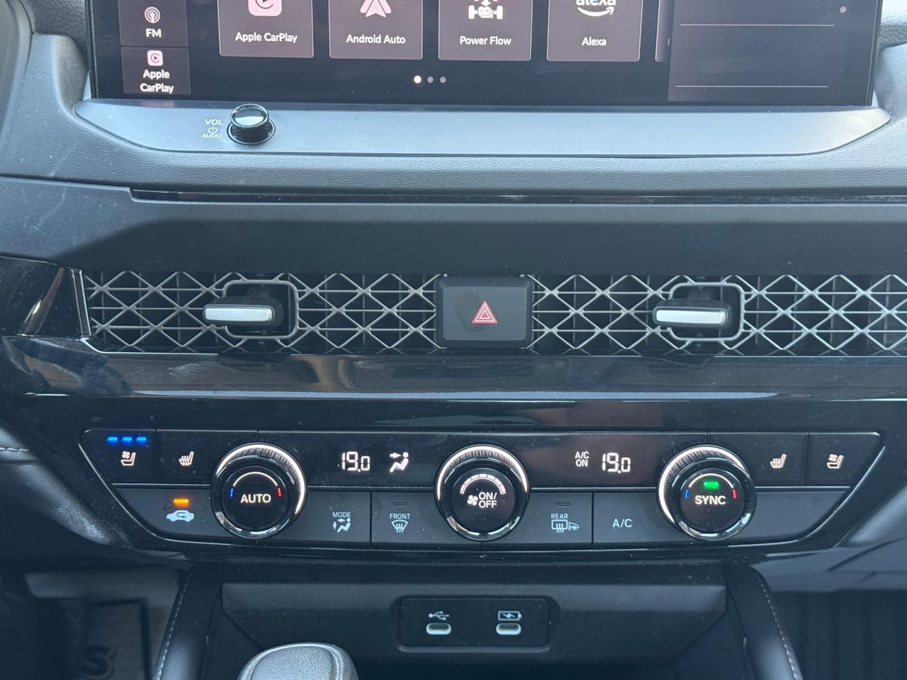 2024 Honda Accord TOURING   HYBRID   NO ACCIDENT   ONE OWNER Photo