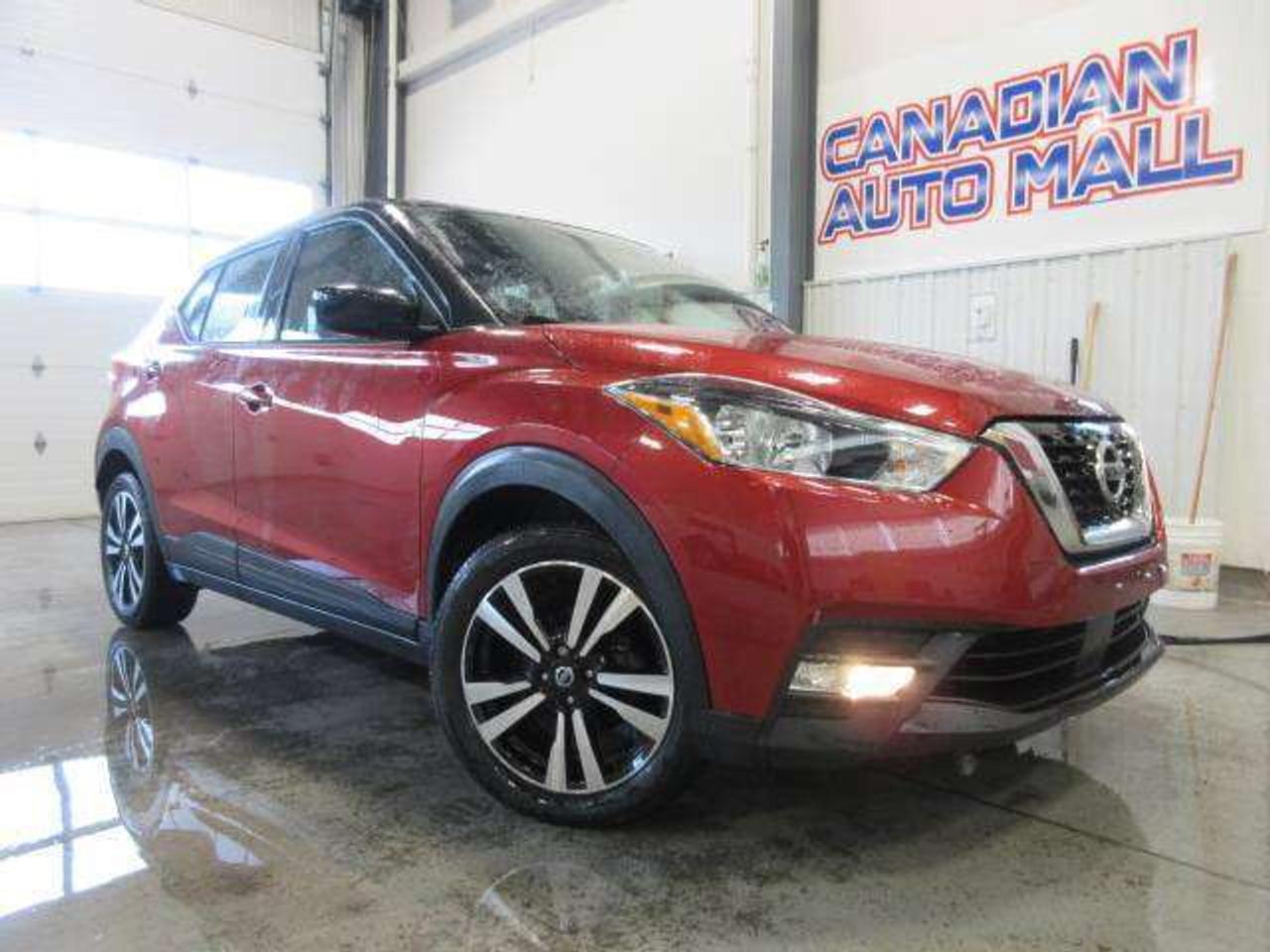 2020 Nissan Kicks SV, HTD SEATS, A/C, ALLOYS, APPLE/ANDROID, 78K! Photo