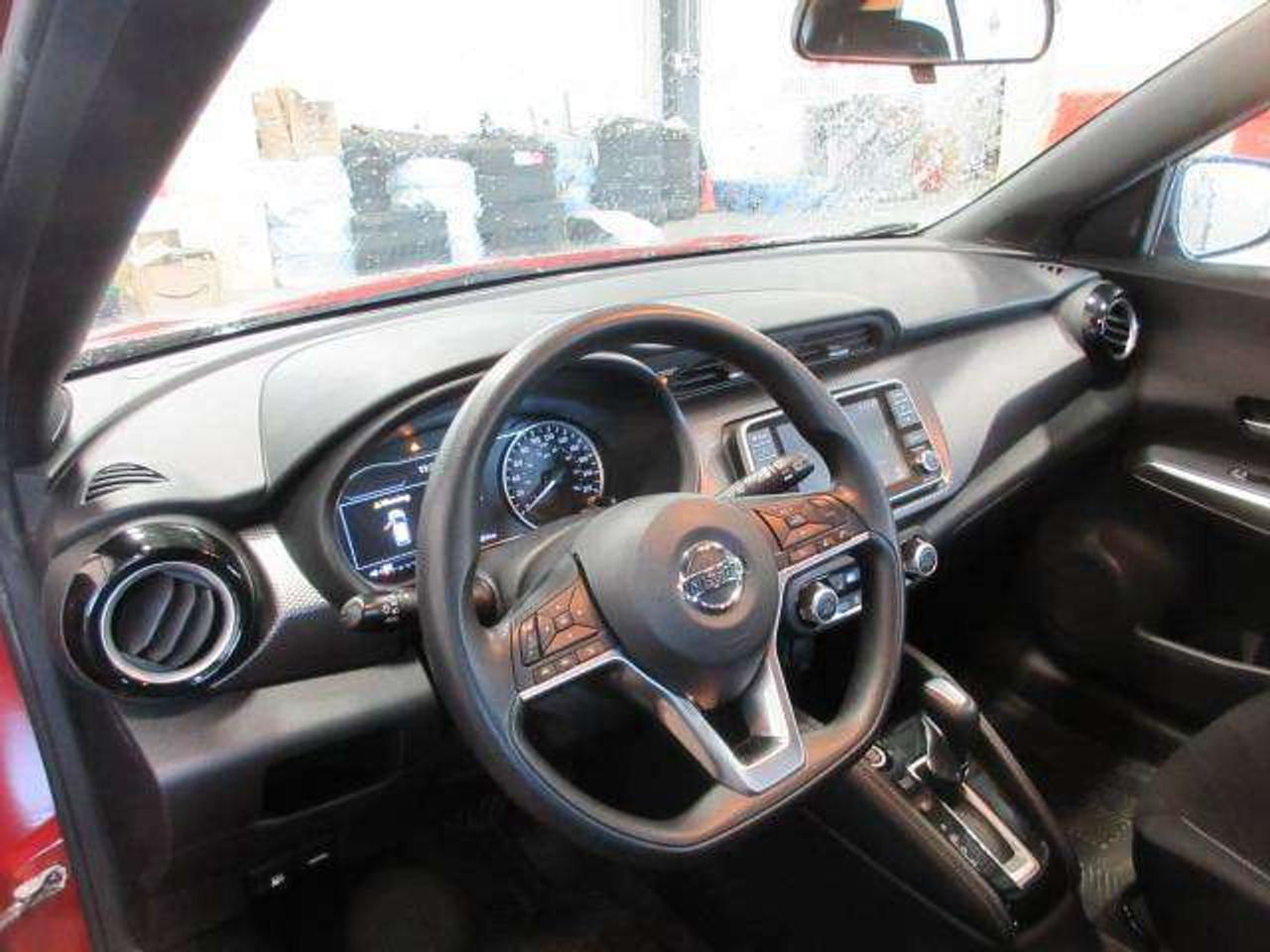 2020 Nissan Kicks SV, HTD SEATS, A/C, ALLOYS, APPLE/ANDROID, 78K! Photo
