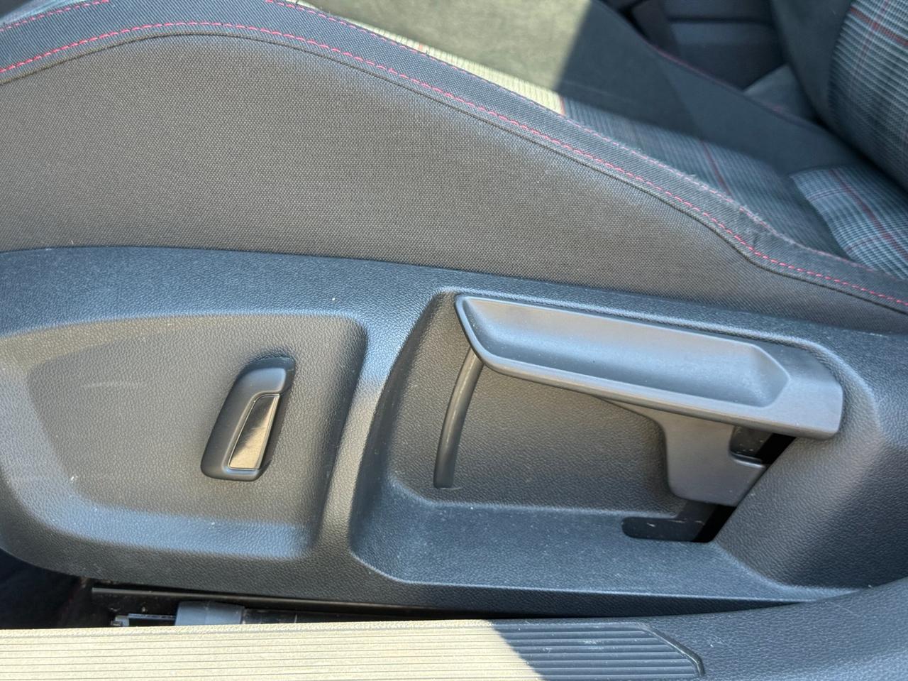 2022 Volkswagen Golf GTI GTI   AUTOBAHN   ONE OWNER   NO ACCIDENT   SUNROOF Photo